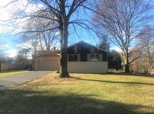 2520 Fairgrove St, Kalamazoo, MI 49009