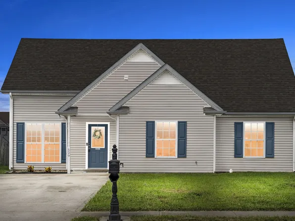 529 Oakmont Dr, Clarksville, TN 37042