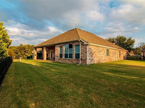 5th image of 938 Quarry Oaks Dr