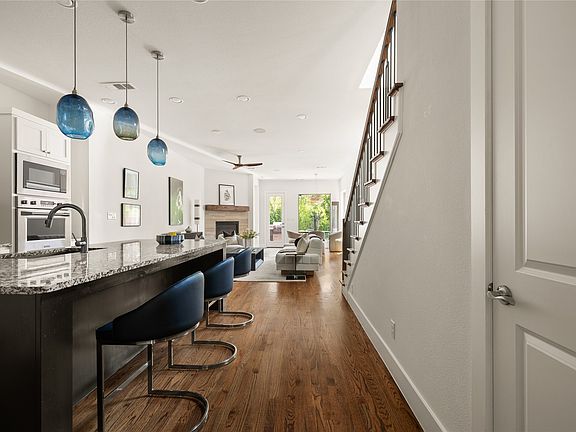4th image of 536 Shoreline St