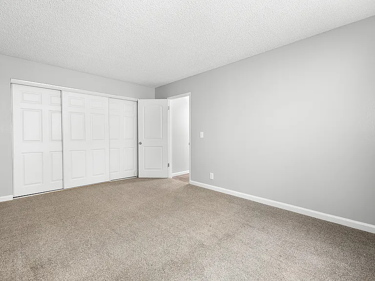Imperial Place Apartments — Photo 15