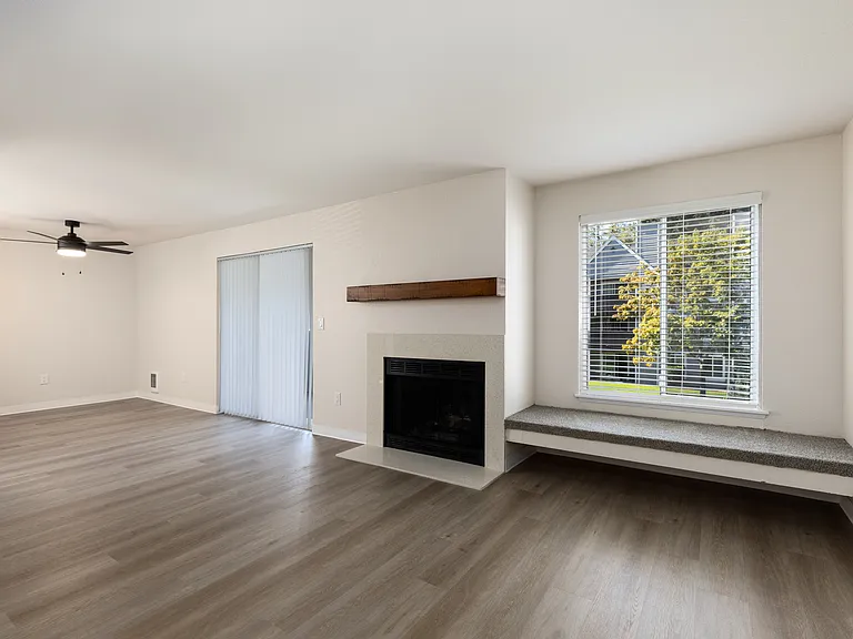 Westhampton Apartments — Photo 70