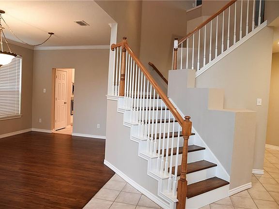 3rd image of 6401 Eagle Creek Dr