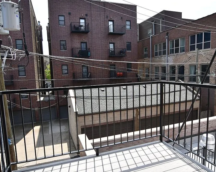 927 W. Irving Park — Photo 17