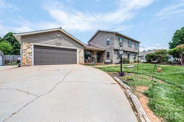 Listing photo 4