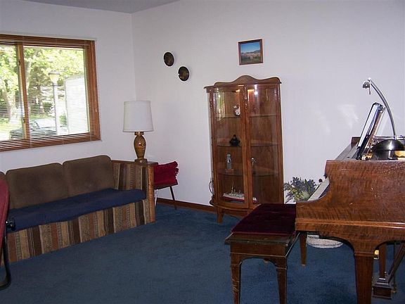 2nd image of 125 Joanne Ln