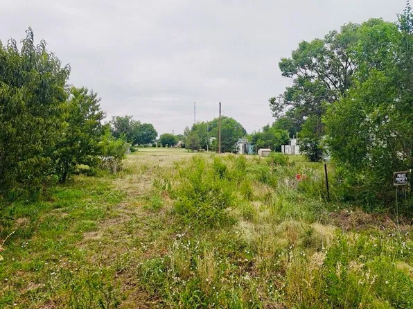 1408 W 14th St, McCook, NE 69001