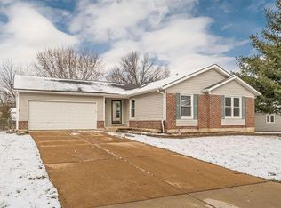 8 Countrywood Dr, Saint Peters, MO 63376