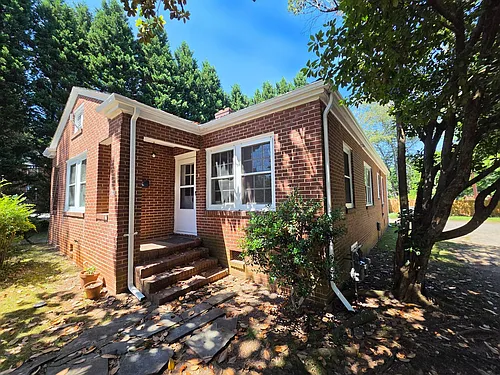 322 W McCubbins St Photo 1