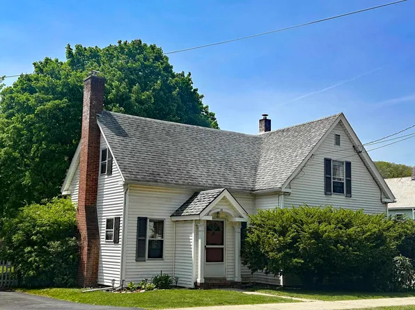 36 Green Street, Rockingham, VT 05101