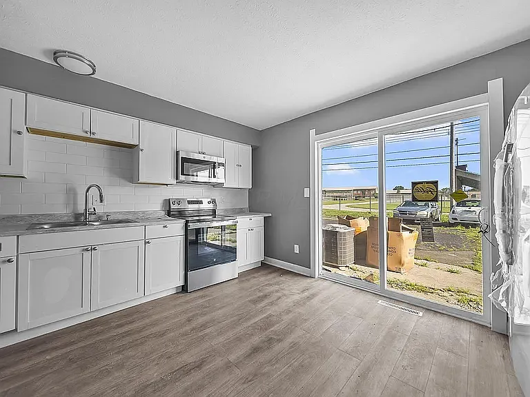 2 bed, 1.5 bath, 1485 sqft, $1,350 — Photo 1