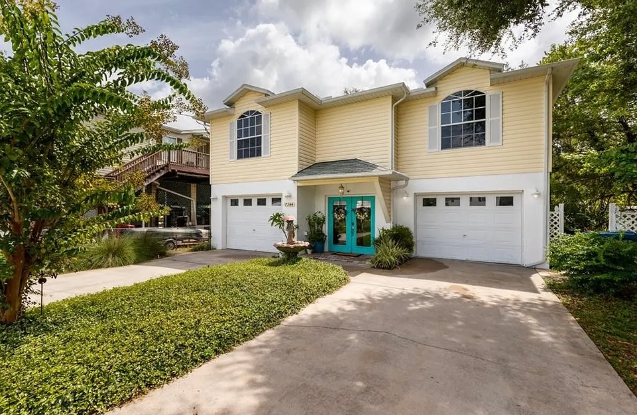 4 bed, 2000 sqft, $3,950 — Photo 2