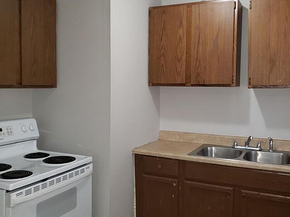3rd image of 3037 Wallace Ave