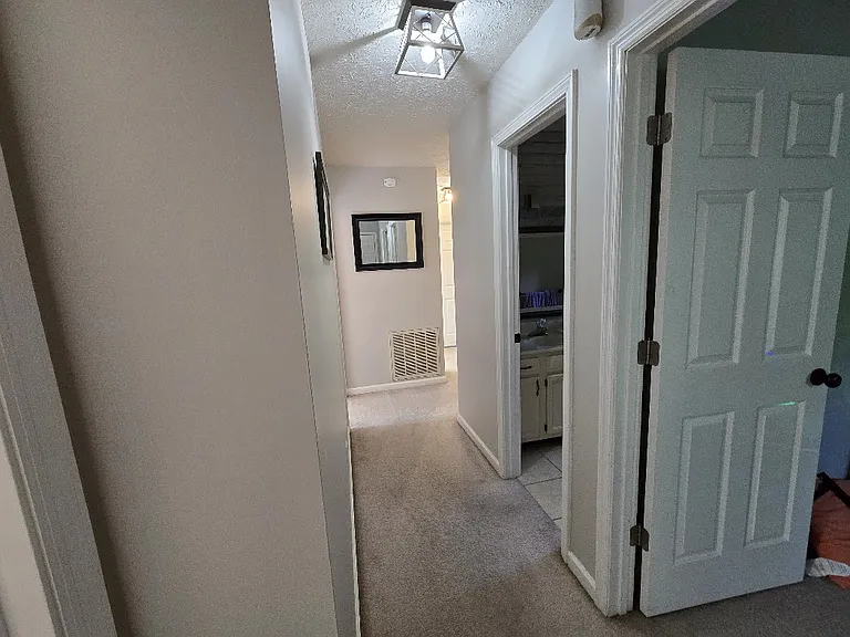 9409 Continental Dr — Photo 14