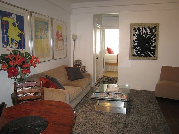 3rd image of 157 E 72nd St APT 3G
