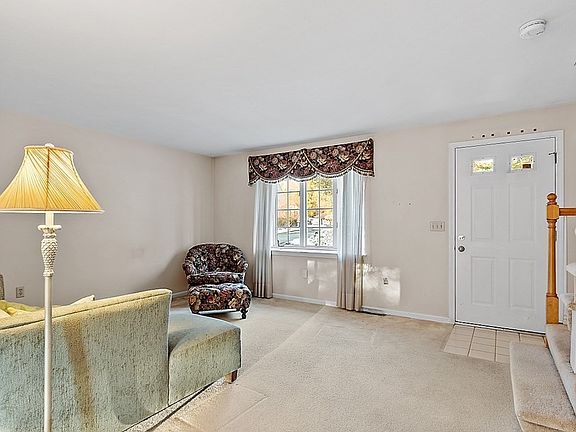3rd image of 15 Brookfield Dr #C