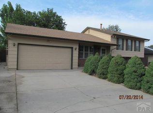 5 Huntington Cir, Pueblo, CO 81005
