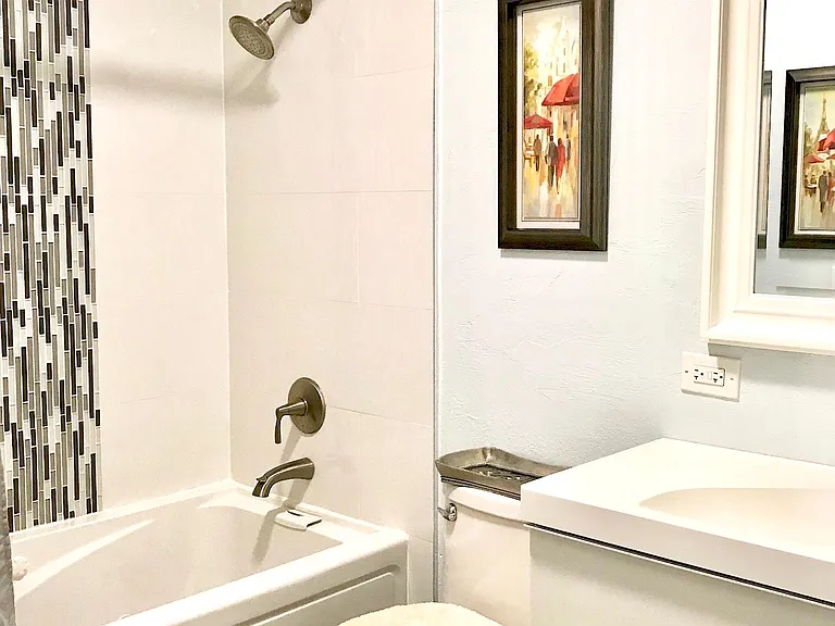 Bathroom 1 with Whirlpool bathtub
