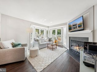 1692 Oaktree Ct, Reston, VA 20194