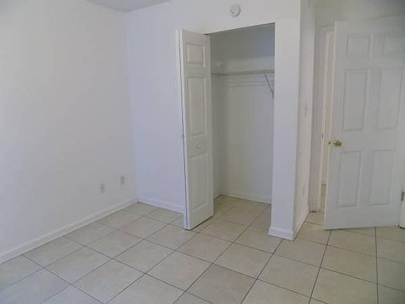 3rd image of 8357 Country Walk Dr APT C