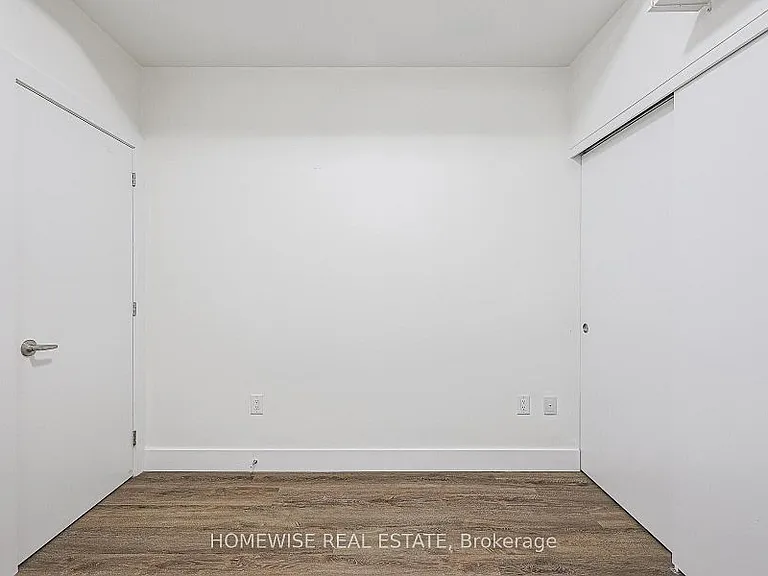 3020 Dundas St W #204 — Photo 7