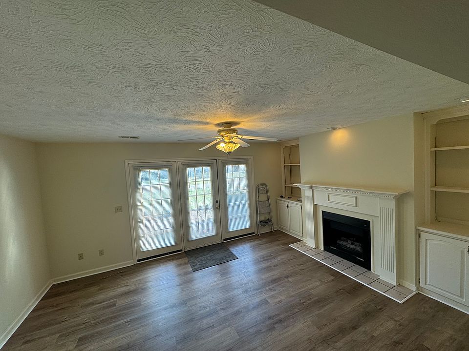 1st image of 248 & 252 Churchill Dr #1