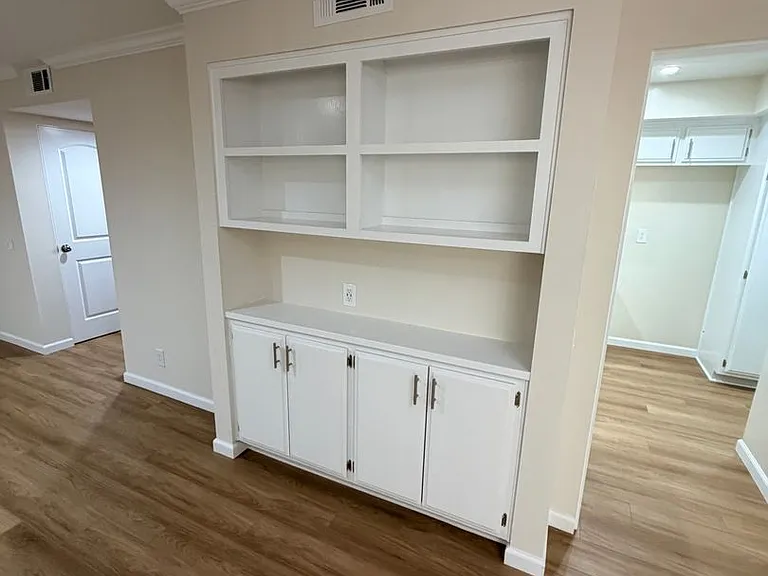 15323 Weddington Street — Photo 10