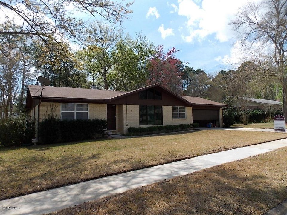 34 Canterbury Court.JPG