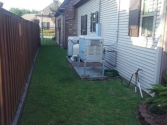 4th image of 221 Riverwood Dr
