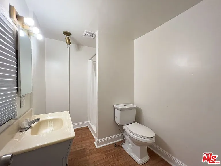 1228 Fedora St — Photo 21