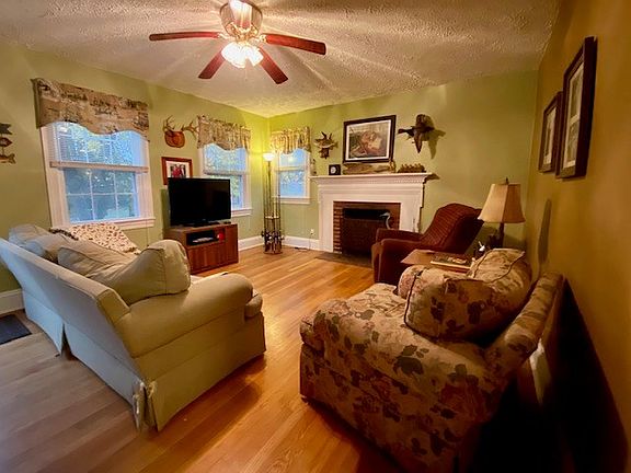 4th image of 613 Rose Hill Ave