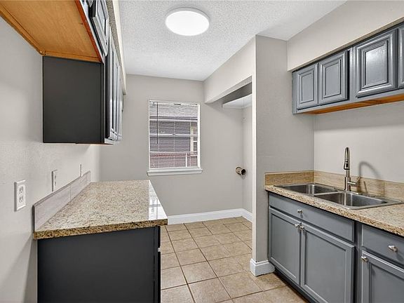 5th image of 7601 Shorewood Blvd