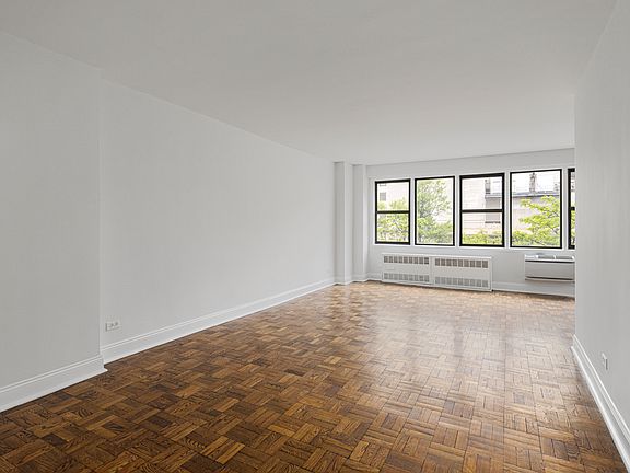 3rd image of 200 E 15th St APT 3E