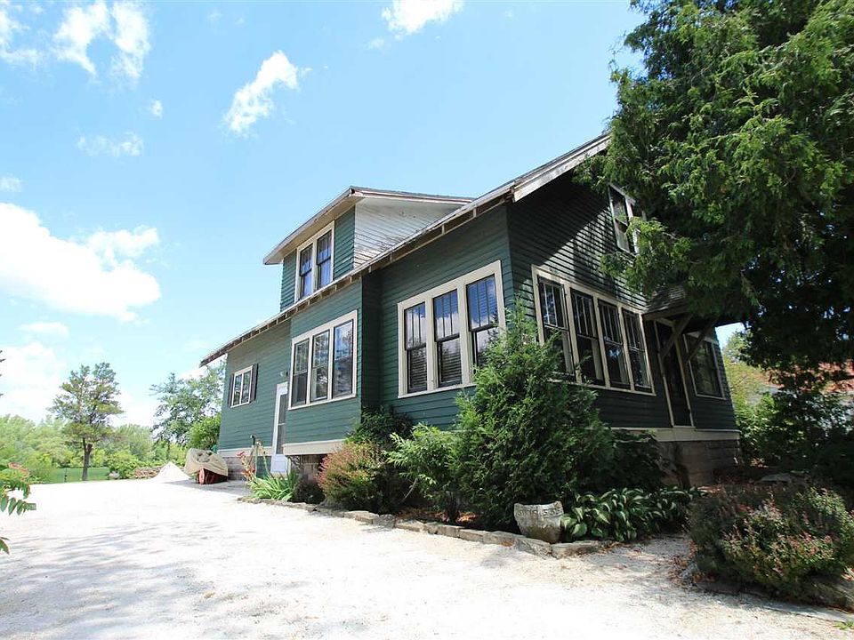 W6877 Park St, Van Dyne, WI 54979 Zillow