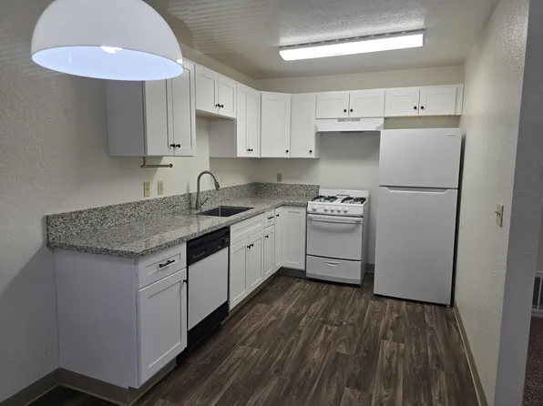 50 McKenzie Ct #50, Auburn, CA 95603