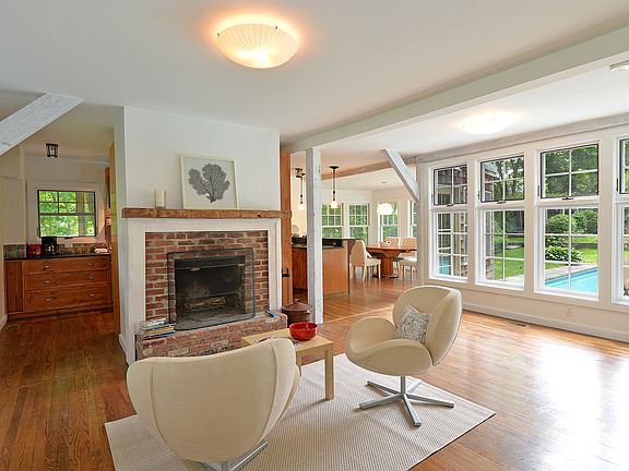 5th image of 40 Franklin Ave