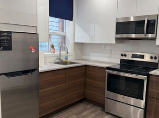 590 Main St E #1A, Hamilton, ON L8M 1J6