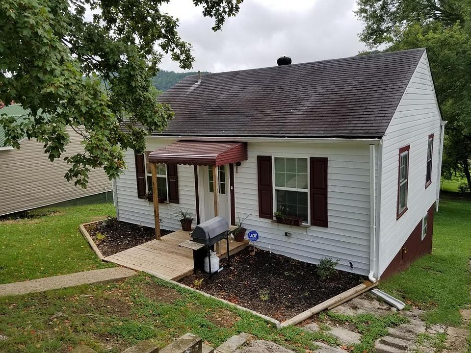 1st image of 2818 Greenway Dr