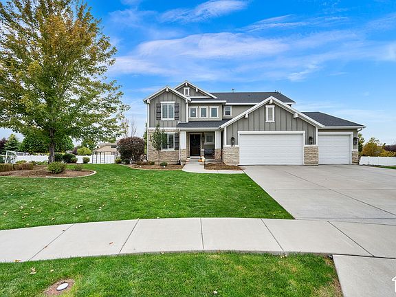 3rd image of 398 W Spring Flower Cir