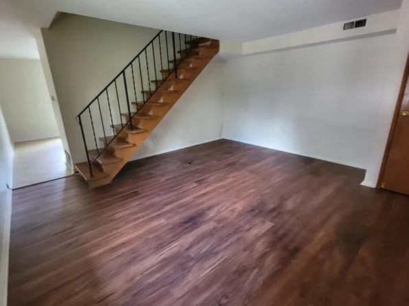 400 E 15th Ave #B1, Columbus, OH 43201