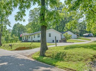 1236 Swamp Rd, Sparta, TN 38583