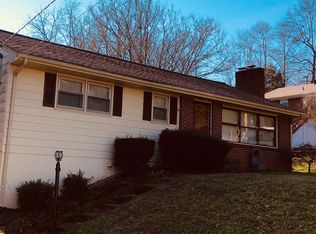 105 Lakeview Cir, Kingsport, TN 37663