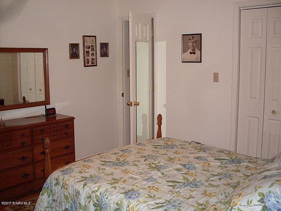 5th image of 200 Darci Dr SE