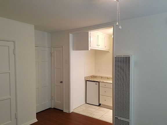 3rd image of 236 S Sycamore Ave APT 21