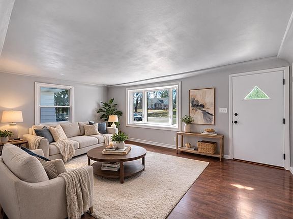 2nd image of 2940 N Oneida St