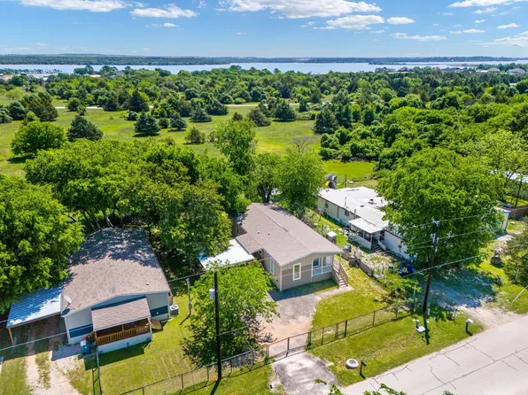 1828 Gale Dr, Azle, TX 76020