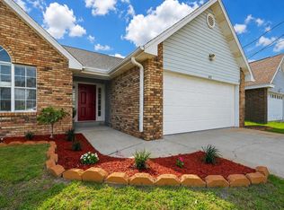431 Sandy Ridge Cir, Mary Esther, FL 32569