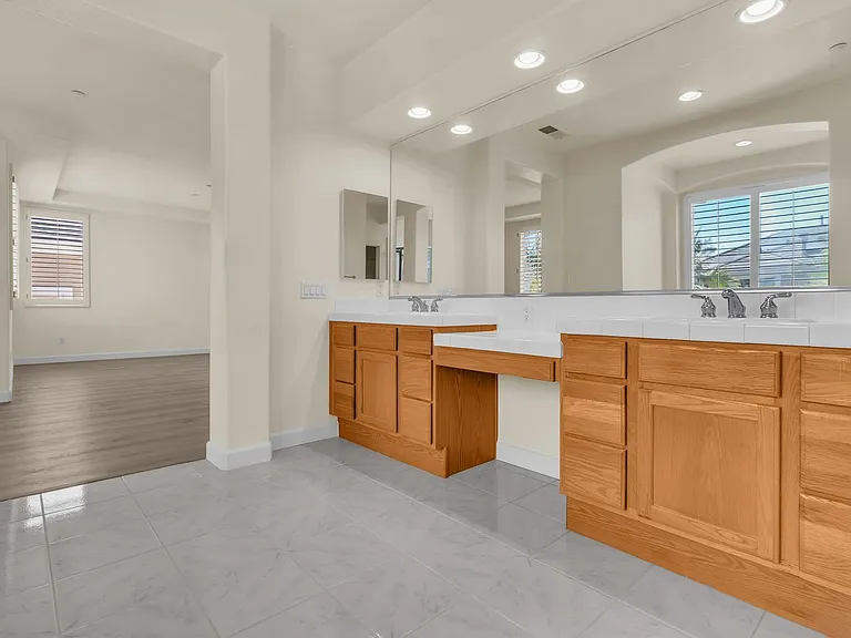 10 Clearwater Cv — Photo 36