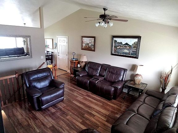 4th image of 3062 N Wildflower Dr