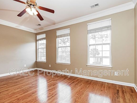 2nd image of 3533 Claremont St